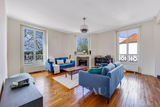 Apartment / Etagenwohnung in Le Vésinet, Yvelines