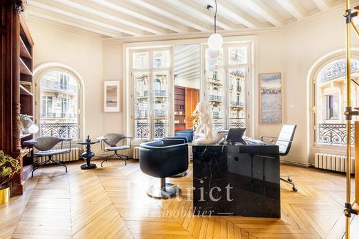 Apartment in Champs-Elysées, Madeleine, Triangle d’or, Paris