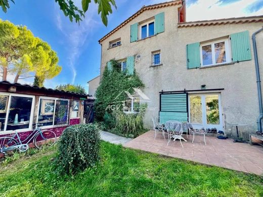 Luxury home in Mons (Gard), Gard