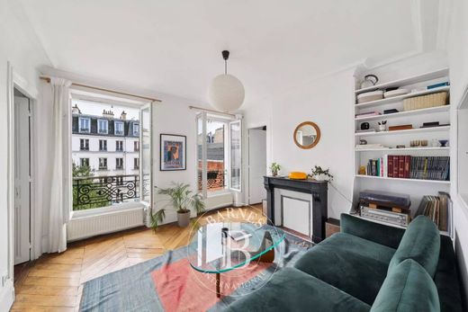 Apartment / Etagenwohnung in Buttes-Chaumont, Villette, Bas Belleville, Paris