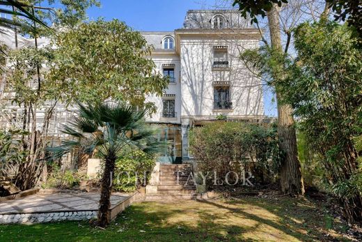Luxury home in La Muette, Auteuil, Porte Dauphine, Paris