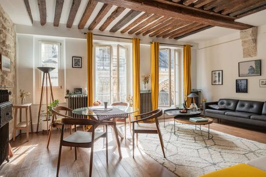 Apartment in Beaubourg, Marais, Notre Dame - Ile de La Cité, Paris