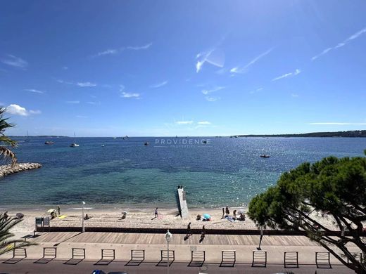 Apartment / Etagenwohnung in Cannes, Alpes-Maritimes