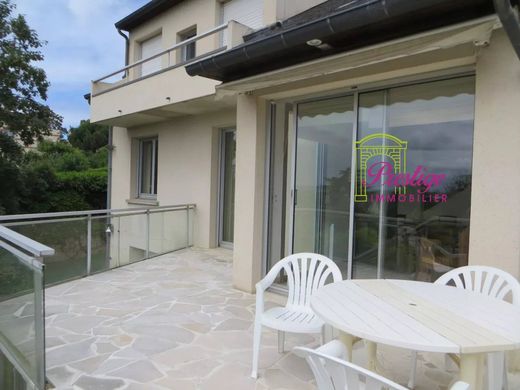 Luxury home in Le Mesnil-le-Roi, Yvelines
