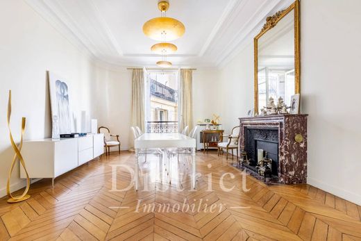 Apartment in Champs-Elysées, Madeleine, Triangle d’or, Paris