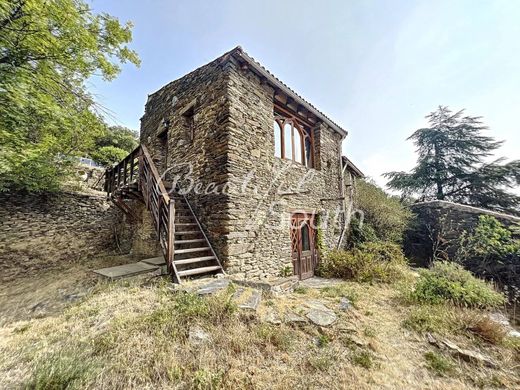 Hotel in Ria-Sirach, Pyrénées-Orientales