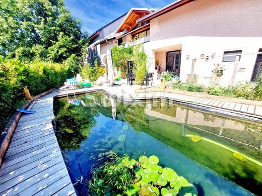 Luxe woning in Ségny, Ain