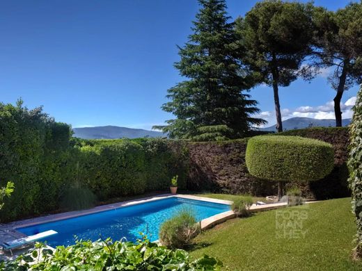 Valbonne, Alpes-Maritimesのヴィラ