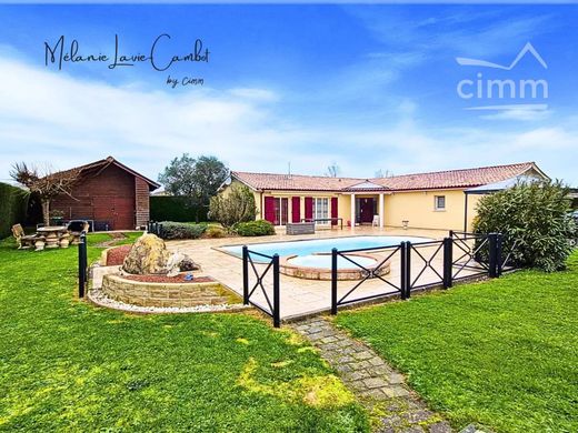 Luxury home in Saint-Savin, Gironde
