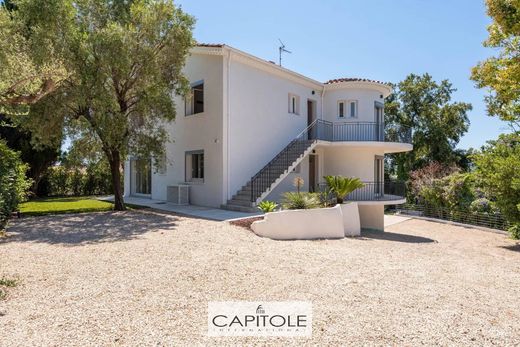 Antibes, Alpes-Maritimesのヴィラ