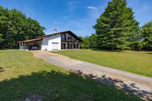 Luxury home in Salles, Gironde