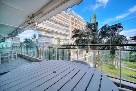 Apartment / Etagenwohnung in Cannes, Alpes-Maritimes