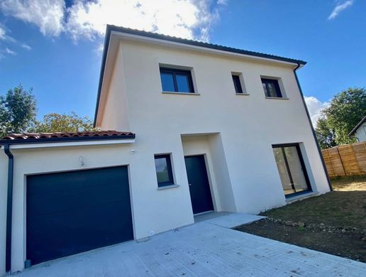 Casa di lusso a Escalquens, Alta Garonna