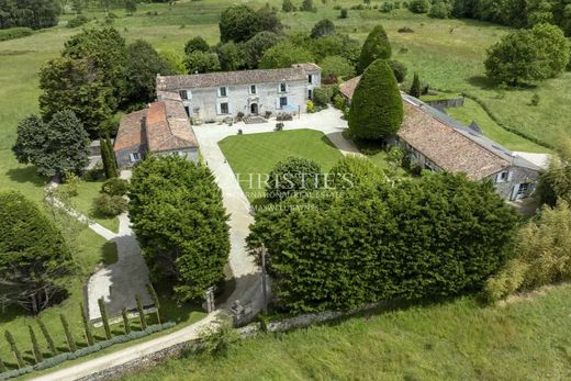 Royan, Charente-Maritimeの高級住宅