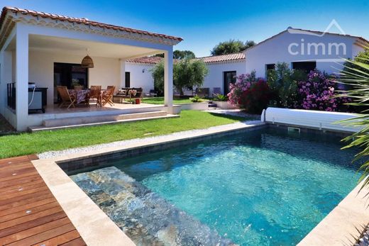 Βίλα σε Saint-Didier, Vaucluse