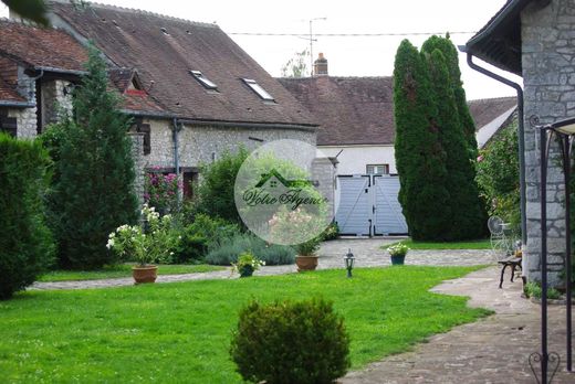 Casa di lusso a Souppes-sur-Loing, Seine-et-Marne