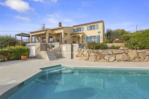 Luxus-Haus in Saint-Laurent-du-Var, Alpes-Maritimes