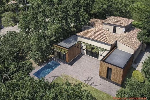 Luxus-Haus in Montélimar, Drôme