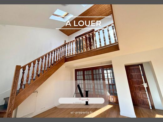 Apartment / Etagenwohnung in Levallois-Perret, Hauts-de-Seine