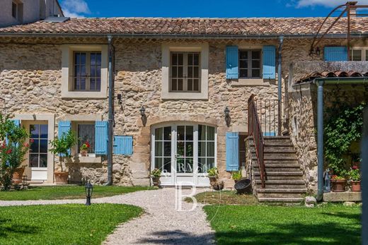 Rural or Farmhouse in Pernes-les-Fontaines, Vaucluse