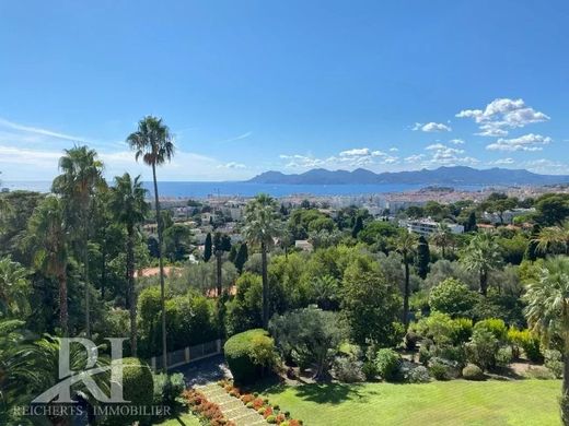 Apartment / Etagenwohnung in Cannes, Alpes-Maritimes
