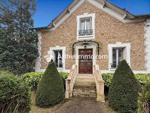 Maison de luxe à Soisy-sur-Seine, Essonne