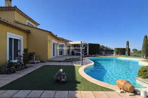 Villa in Saint-Saturnin-lès-Avignon, Vaucluse