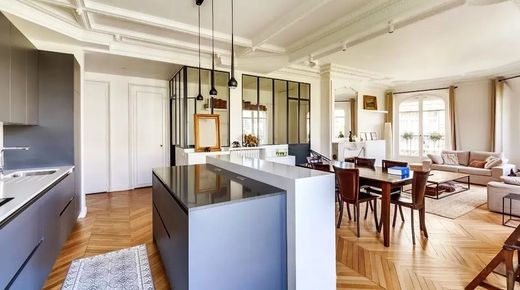 Apartment / Etagenwohnung in Les Lilas, Seine-Saint-Denis