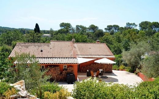 Villa in Roquefort-les-Pins, Alpes-Maritimes