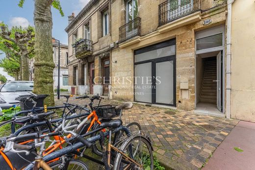 ‏בניין ב  בורדו, Gironde