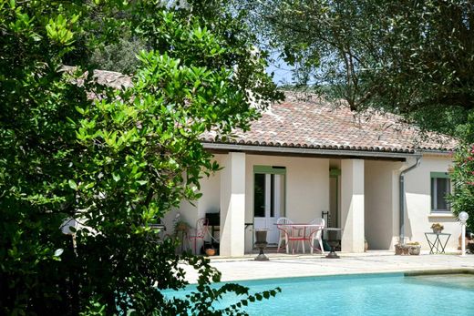 Luxus-Haus in Uzès, Gard
