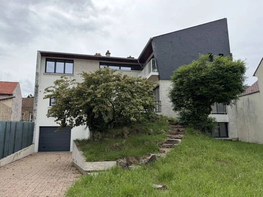Luxury home in Chambourcy, Yvelines