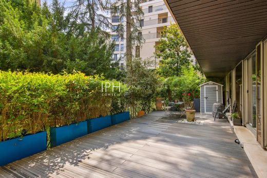 Apartment / Etagenwohnung in Neuilly-sur-Seine, Hauts-de-Seine