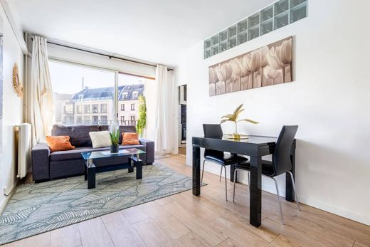 Apartment in Champs-Elysées, Madeleine, Triangle d’or, Paris