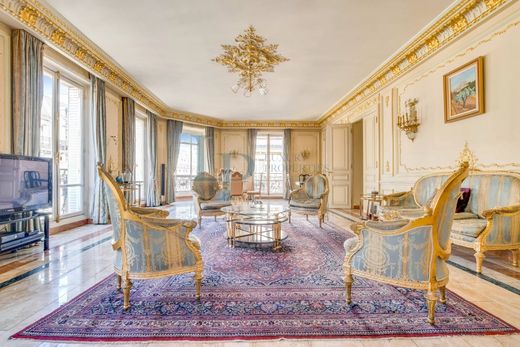 Apartment in Champs-Elysées, Madeleine, Triangle d’or, Paris