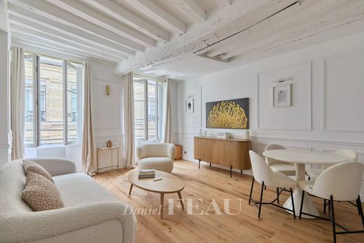 Apartment in Tour Eiffel, Invalides – Ecole Militaire, Saint-Thomas d’Aquin, Paris
