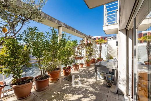 Apartment in Motte-Picquet, Commerce, Necker, Paris