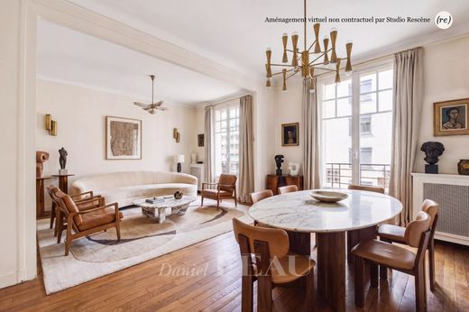 Apartment in Tour Eiffel, Invalides – Ecole Militaire, Saint-Thomas d’Aquin, Paris