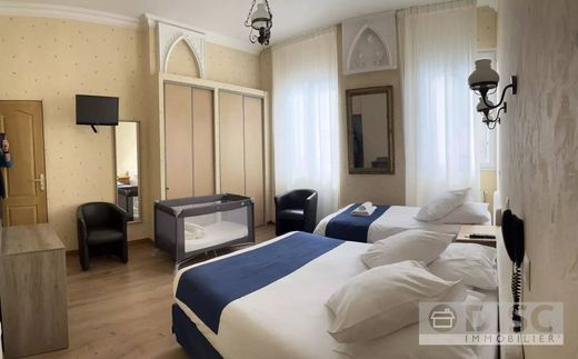 Hotel in Bagnères-de-Luchon, Upper Garonne