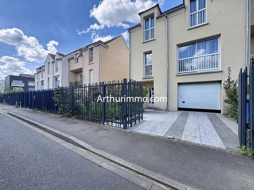 Luxury home in Valenton, Val-de-Marne