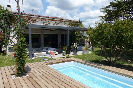 Maison de luxe à L'Isle-sur-la-Sorgue, Vaucluse