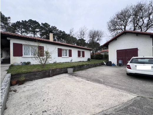 Luxus-Haus in La Teste-de-Buch, Gironde