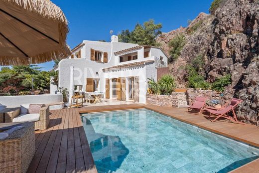 Luxus-Haus in Mandelieu-la-Napoule, Alpes-Maritimes