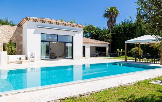 Βίλα σε Roquefort-les-Pins, Alpes-Maritimes