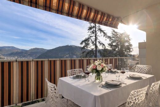 Apartment / Etagenwohnung in Nizza, Alpes-Maritimes