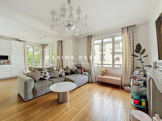 ニュイイシュールセーヌ, Hauts-de-Seineのアパートメント