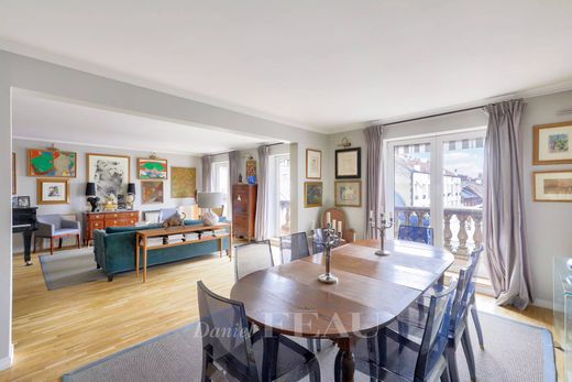 ‏דירה ב  Suresnes, Hauts-de-Seine