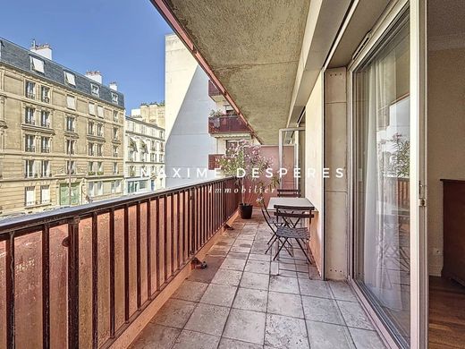 Apartment / Etagenwohnung in Tour Eiffel, Invalides – Ecole Militaire, Saint-Thomas d’Aquin, Paris
