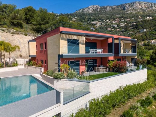 Appartement en Location par mois à Èze