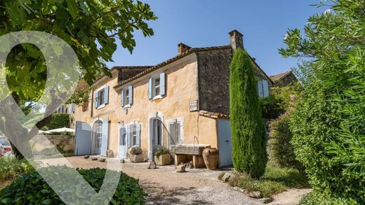 منزل ﻓﻲ Paradou, Bouches-du-Rhône